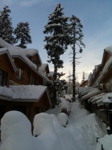 gulmarg-narrow-alleys