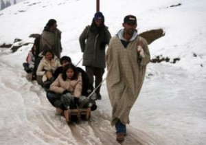 snow-sledging-tourists-gulmarg-org